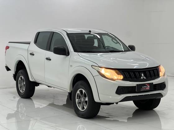 MITSUBISHI L200 TRITON 2.4 16V TURBO DIESEL SPORT GLS CD 4P 4X4 AUTOMÁTICO MITSUBISHI L200 TRITON 2.4 16V TURBO DIESEL SPORT GLS CD 4P 4X4 AUTOMÁTICO